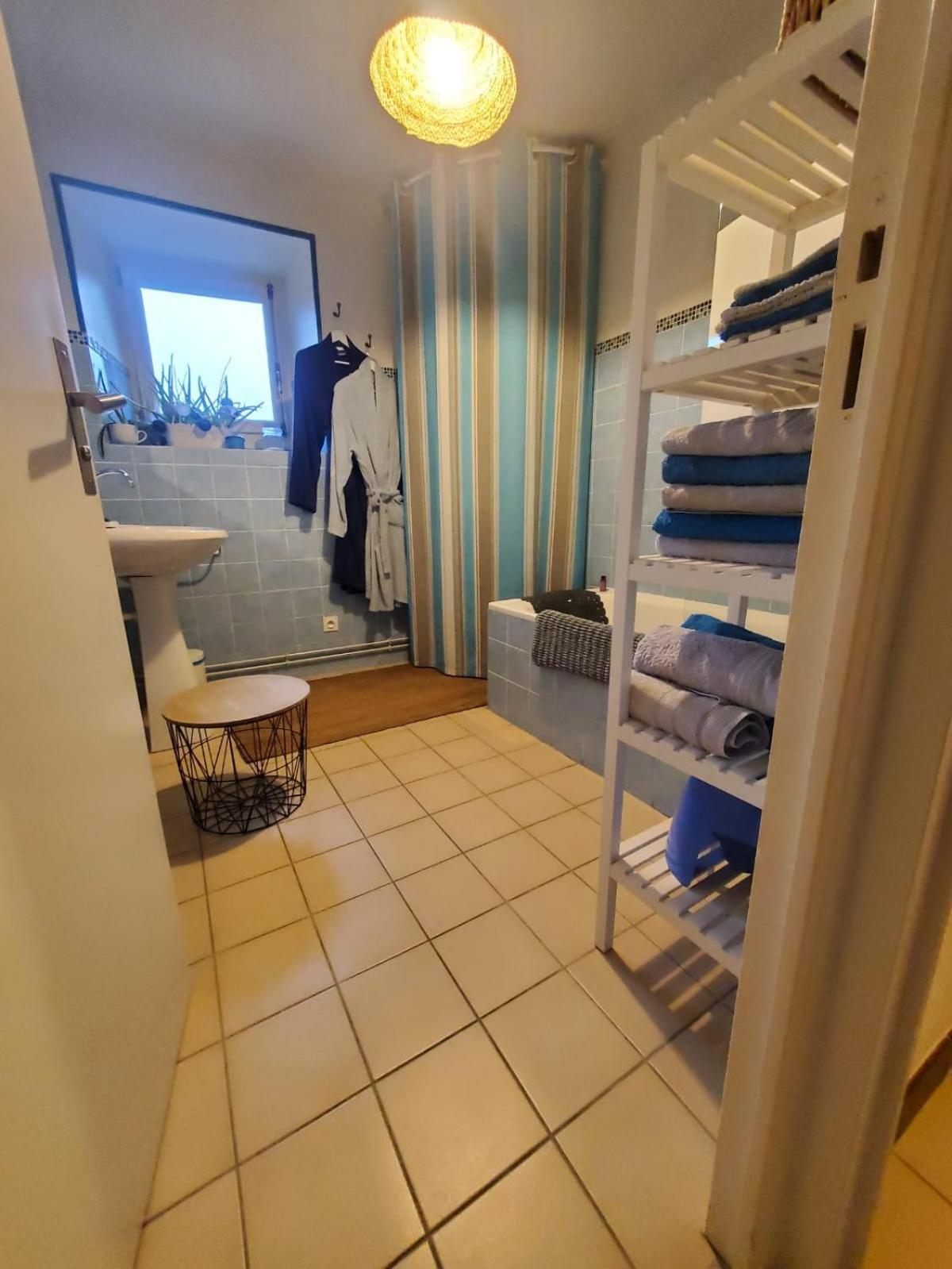 Chez Emile Maison D'Hotes 2 Chambres Avec Jardin Prive Humes-Jorquenay Exterior photo